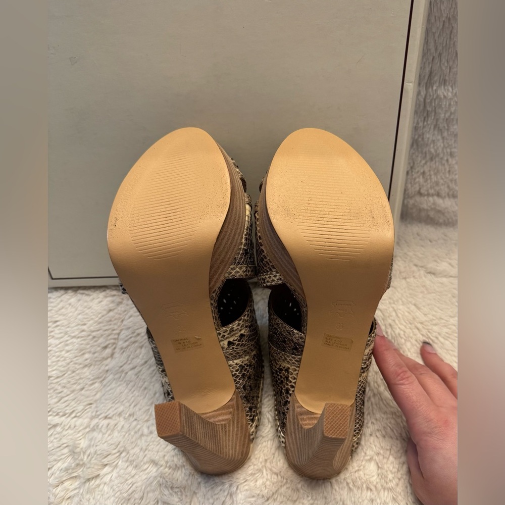 BCBGMaxAzria Python Cut Out Peep Toe Mule Heels 8.5 - NIB $375 Retail - Picture 5 of 16